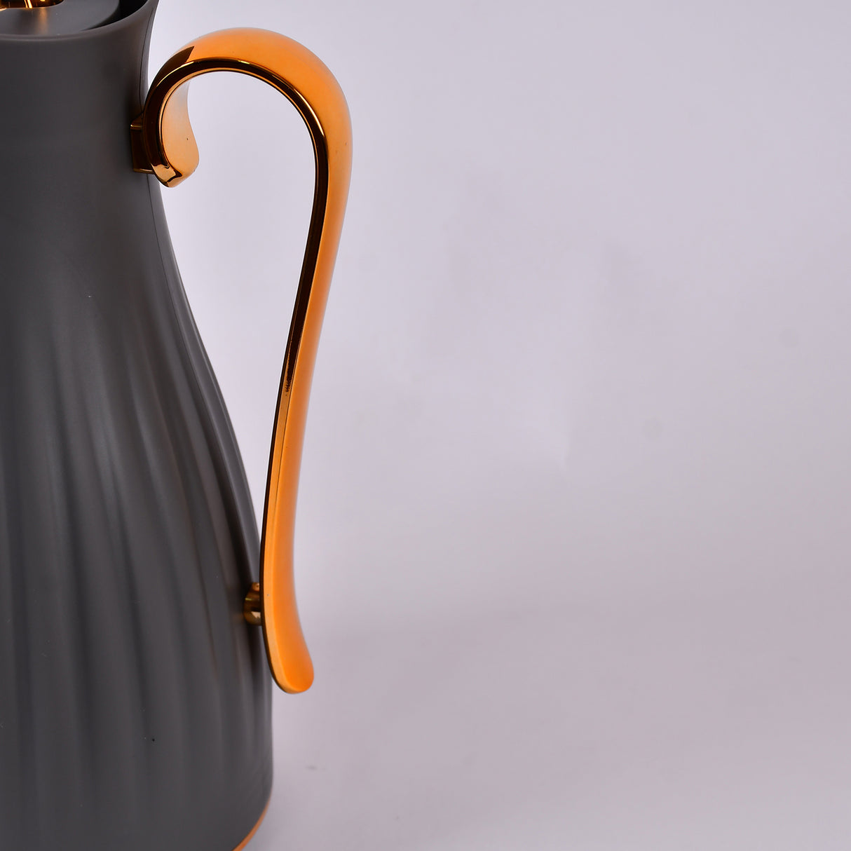Dark grey water pot with gold handle 1 litre