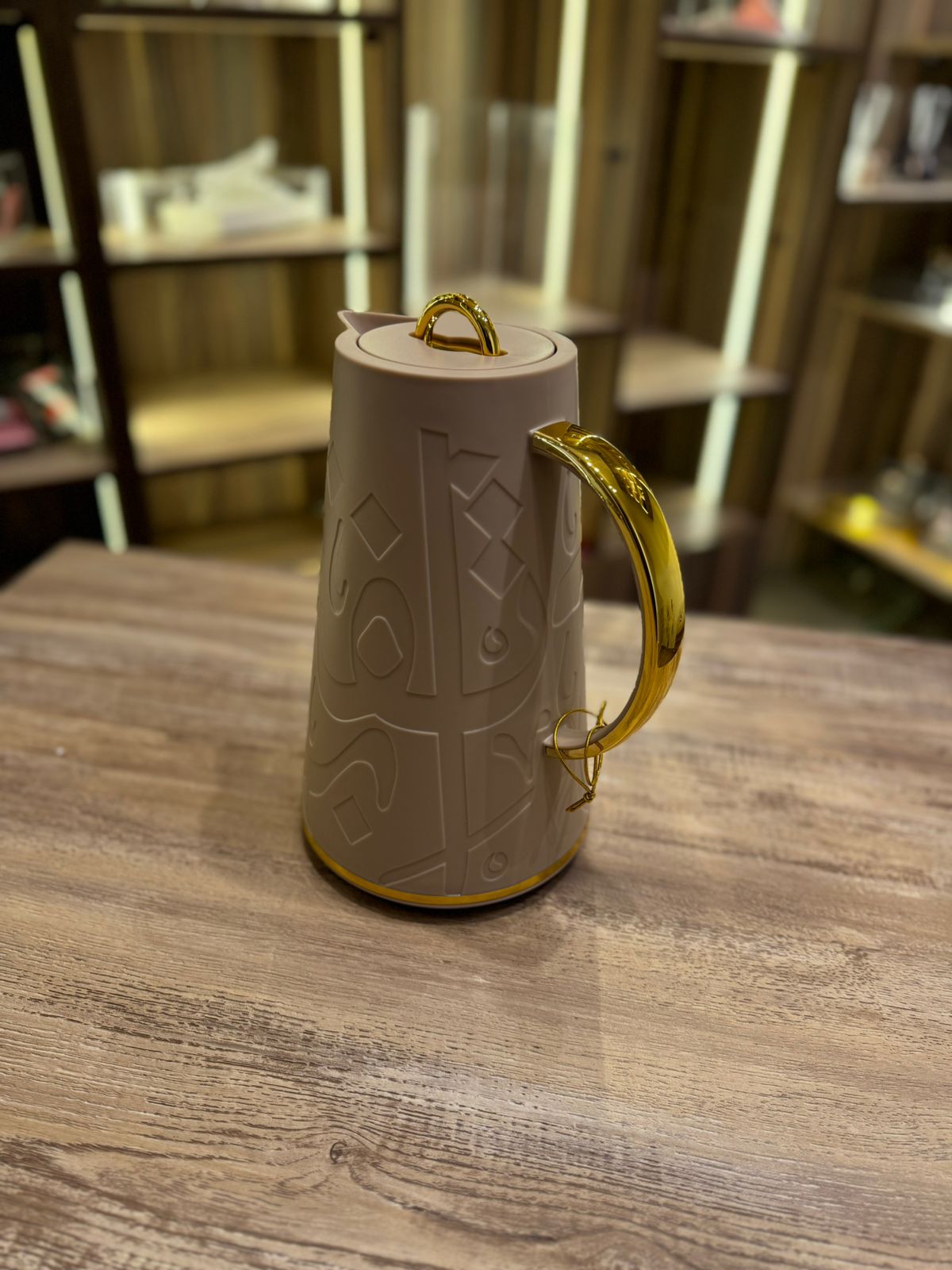 beige water pot 1L