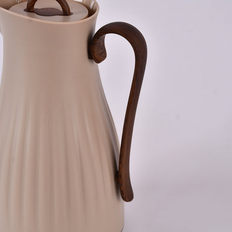 Beige water pot with wooden handle 1 litre
