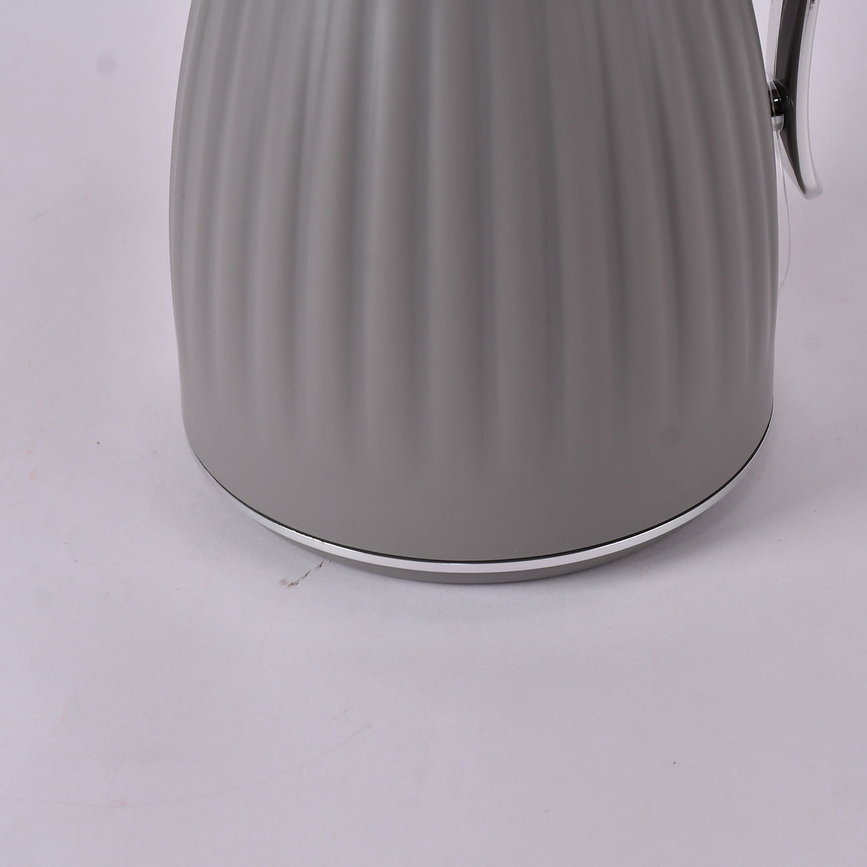 grey waterpot with silver handle 1 litre