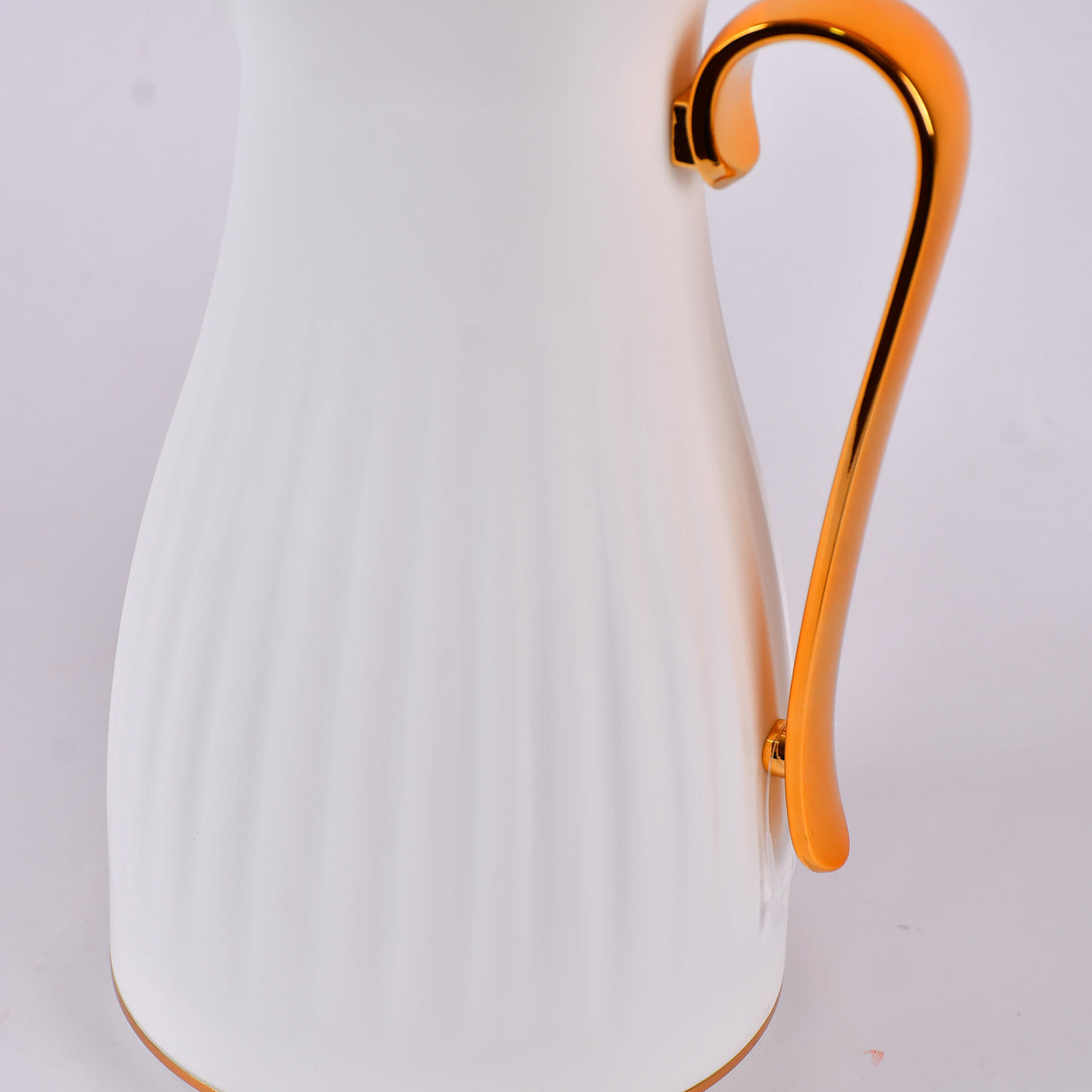 white water pot with gold handle 1 litre